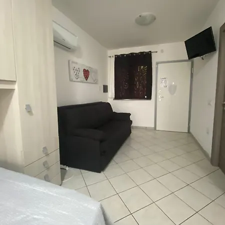 アパート Frontemare